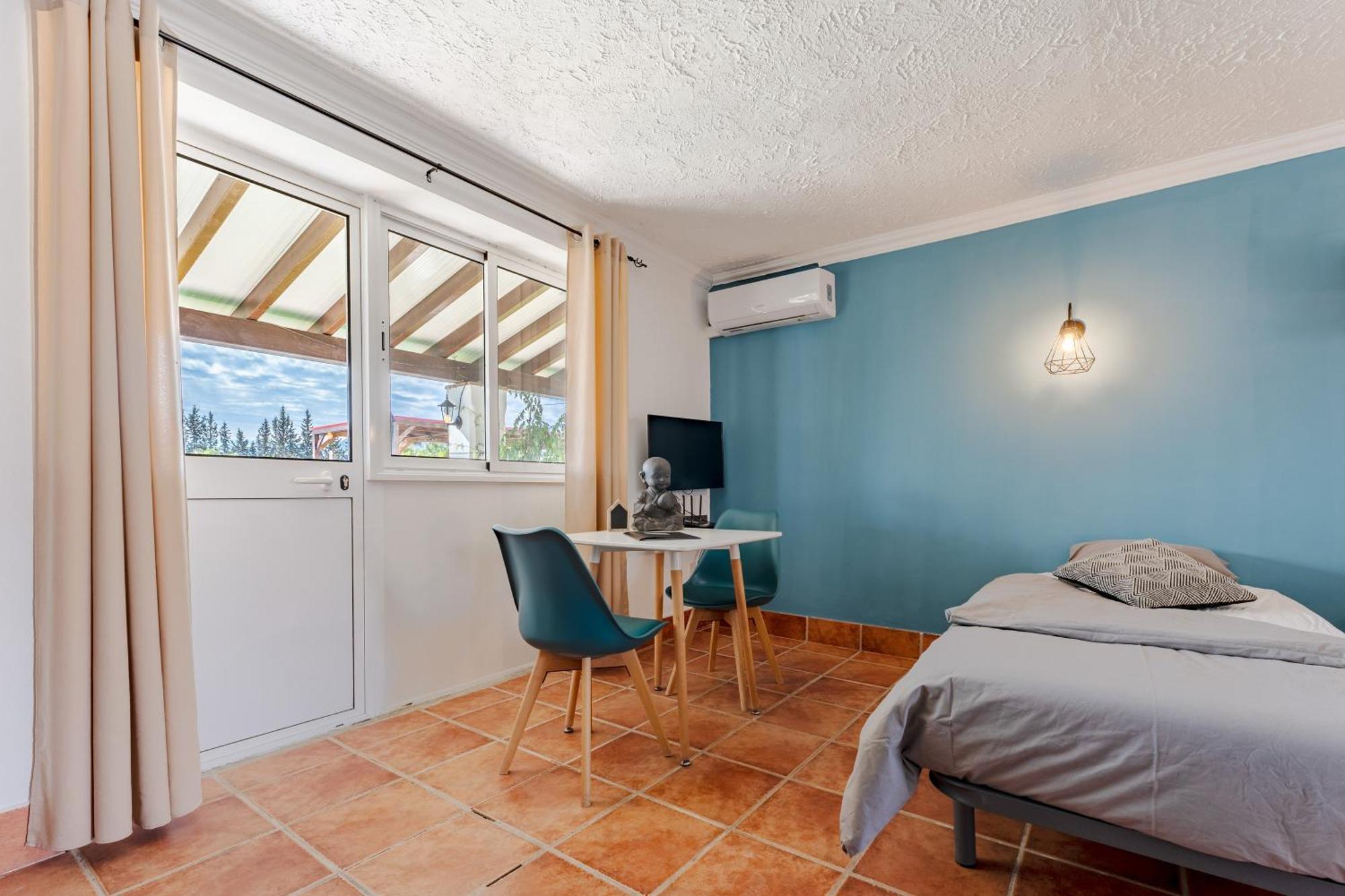 La Casa De Familia Bed & Breakfast Malaga Bagian luar foto
