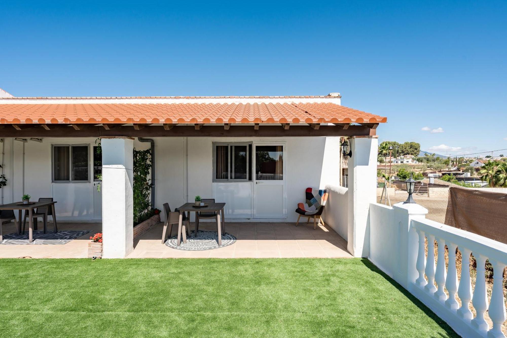 La Casa De Familia Bed & Breakfast Malaga Bagian luar foto