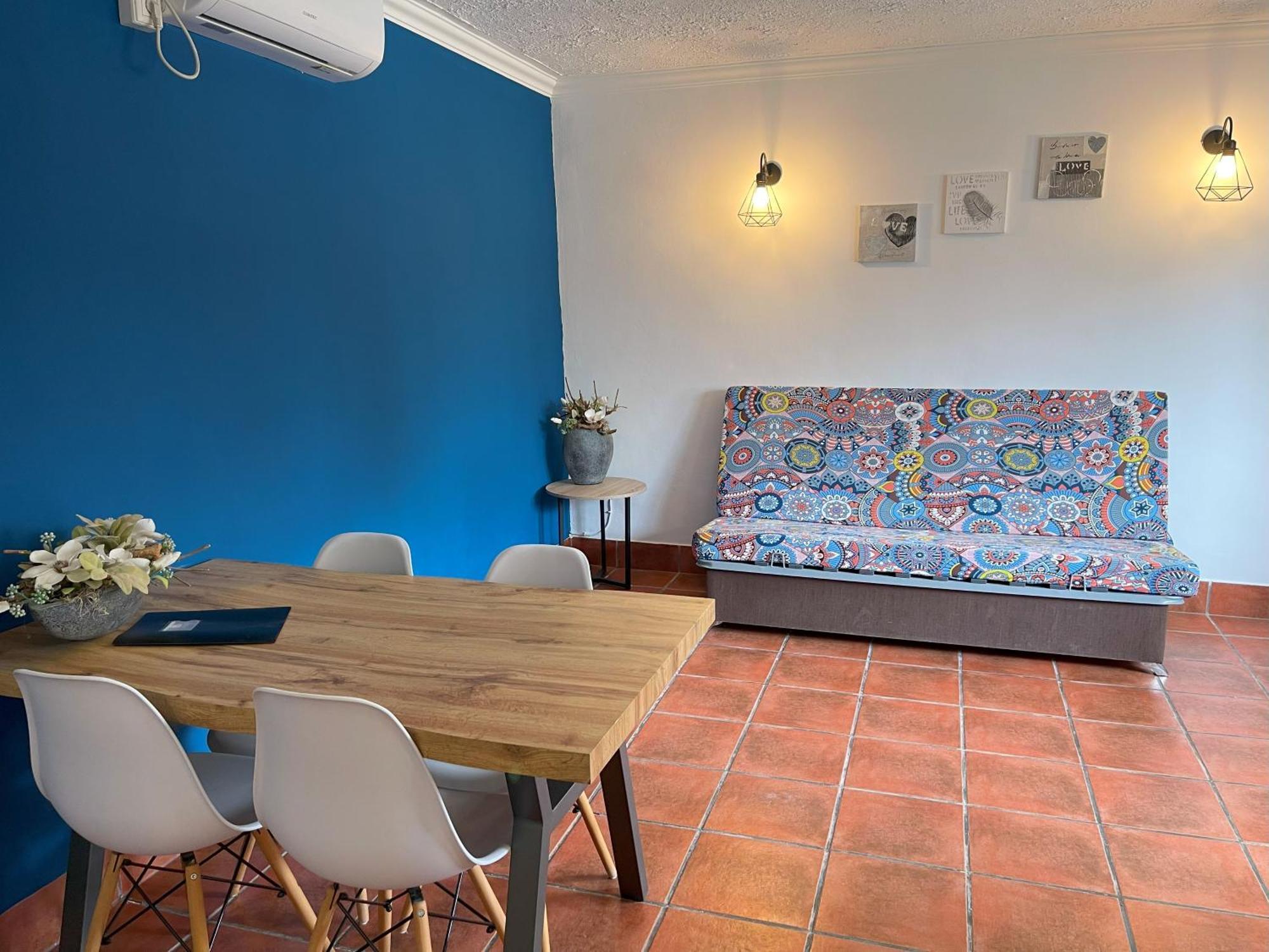 La Casa De Familia Bed & Breakfast Malaga Bagian luar foto
