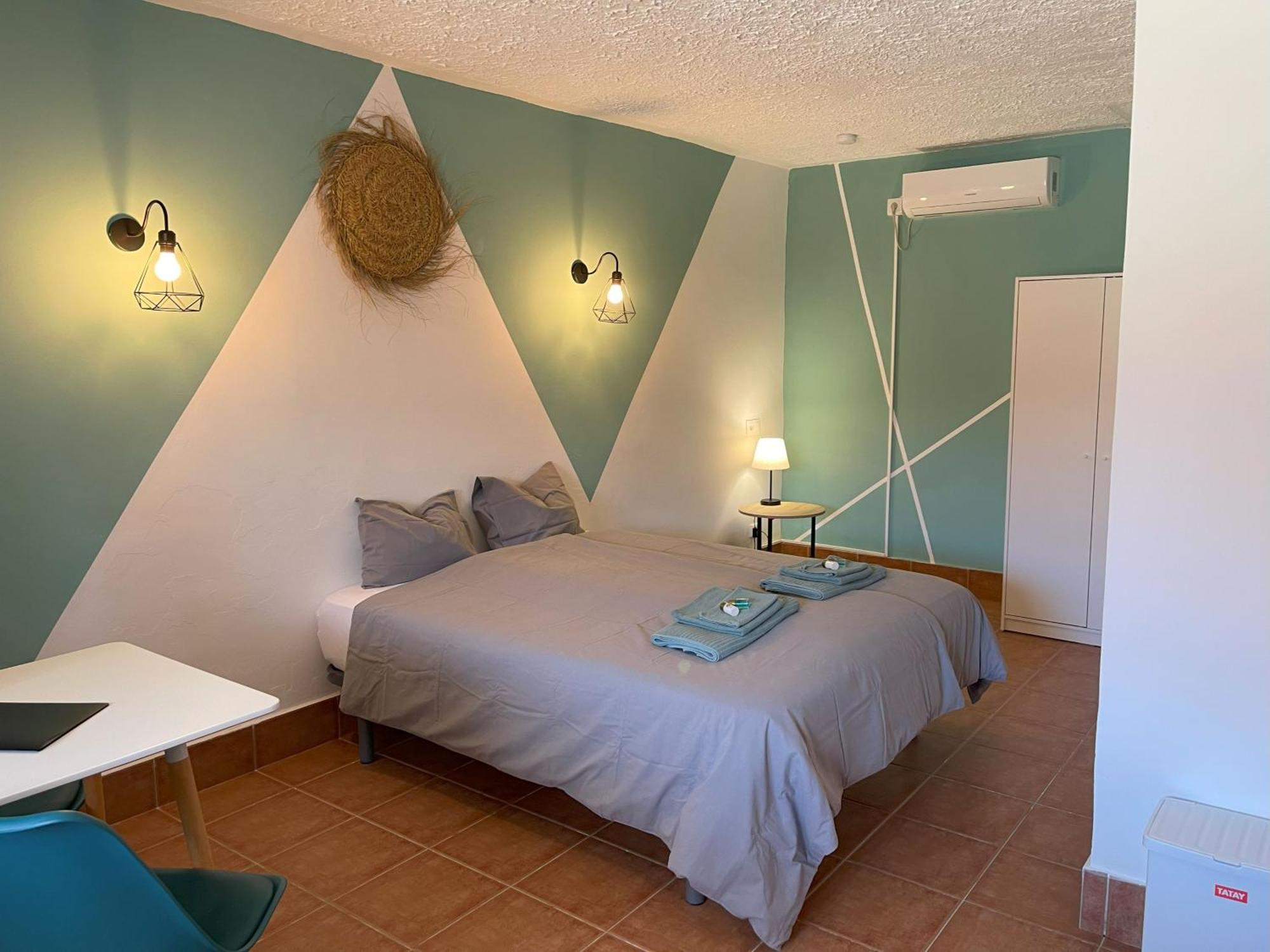 La Casa De Familia Bed & Breakfast Malaga Bagian luar foto