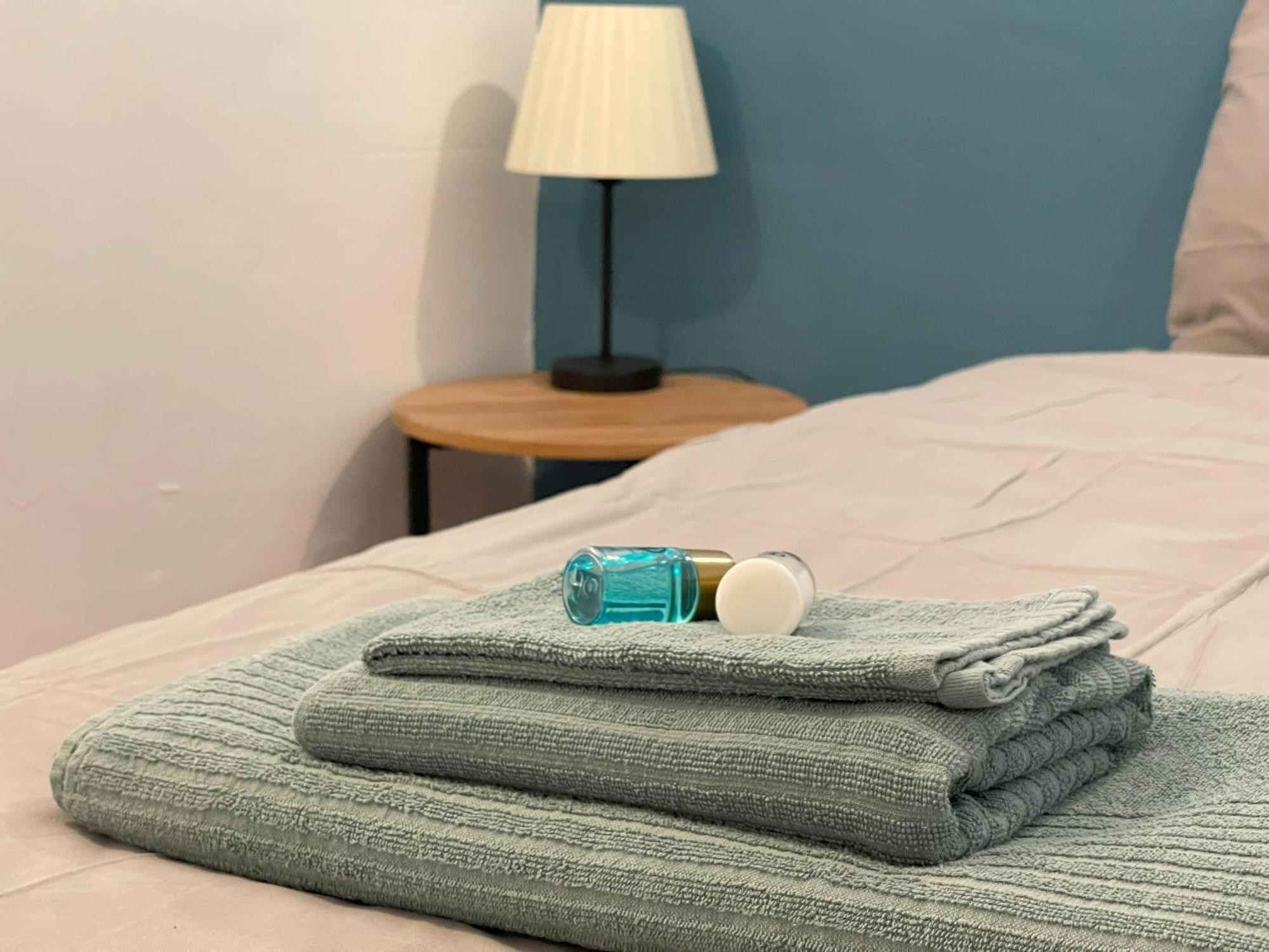 La Casa De Familia Bed & Breakfast Malaga Bagian luar foto