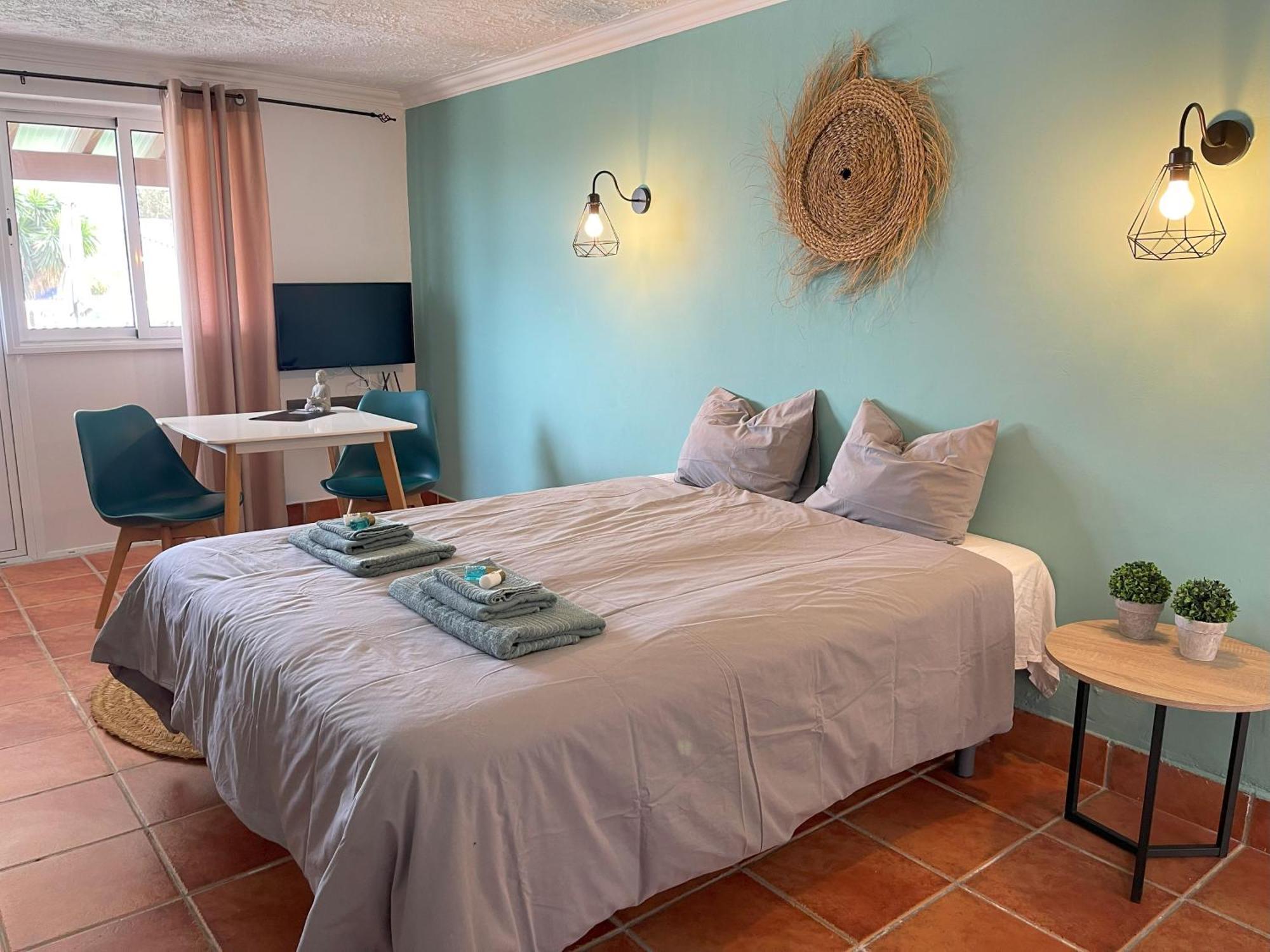 La Casa De Familia Bed & Breakfast Malaga Bagian luar foto