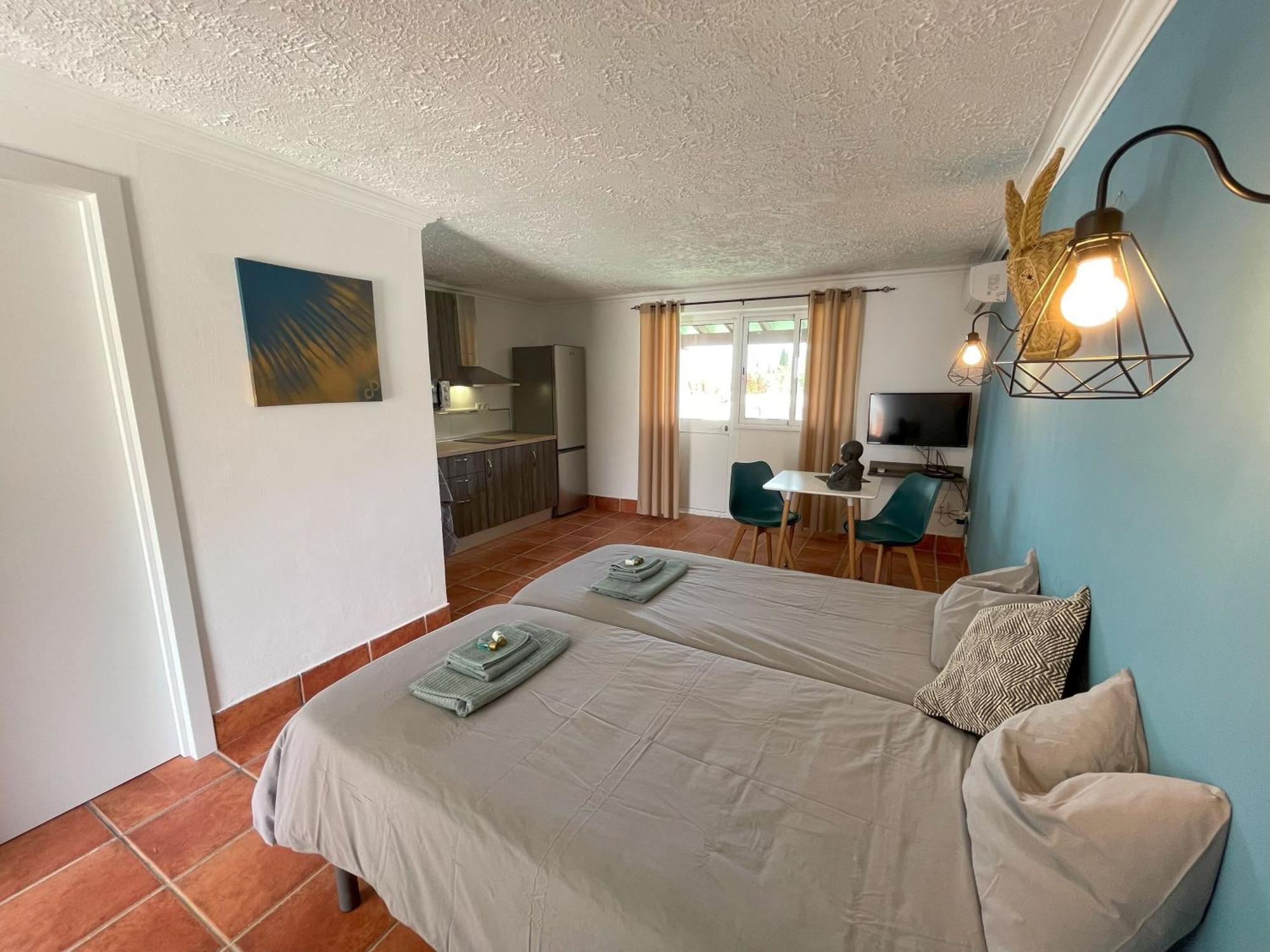La Casa De Familia Bed & Breakfast Malaga Bagian luar foto
