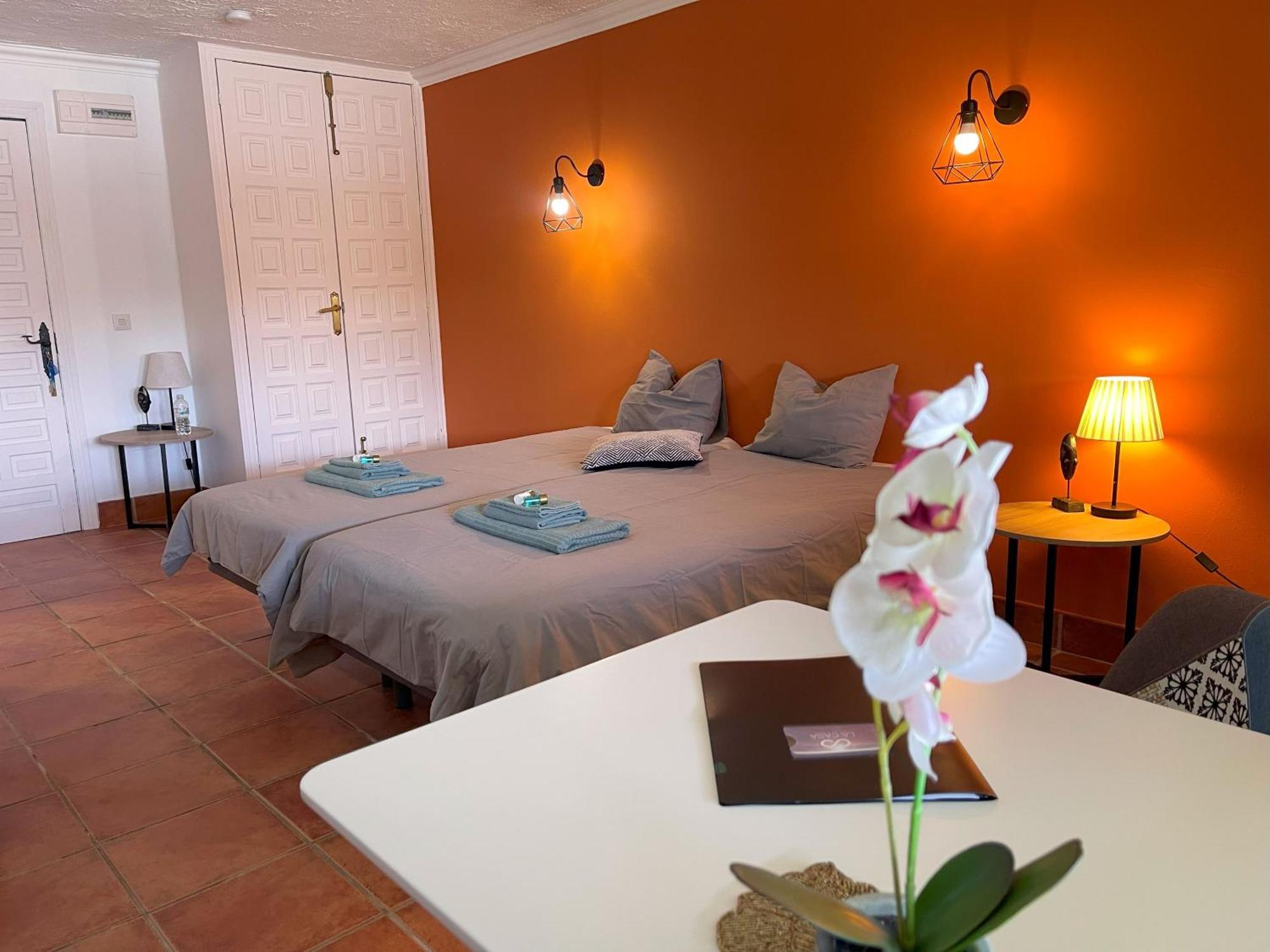 La Casa De Familia Bed & Breakfast Malaga Bagian luar foto